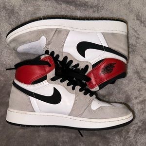 Jordan 1 Retro High Light Smoke Grey